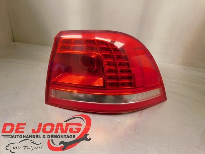 Feu arrière droit d'un Volkswagen Touareg, Volkswagen, -, 3 mois de garantie, Utilisé