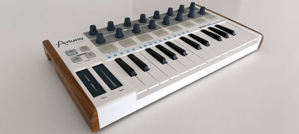 Arturia MiniLab White USB/MIDI keyboard (nieuwstaat), Musique & Instruments, Enlèvement, Comme neuf