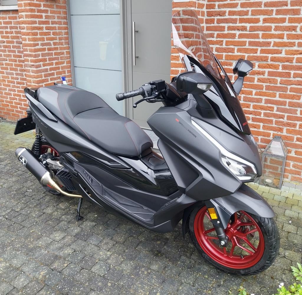 Honda Forza 125cc special edition 2023 1700km, Motoren, Scooter, Occasion, Particulier, 125 cc