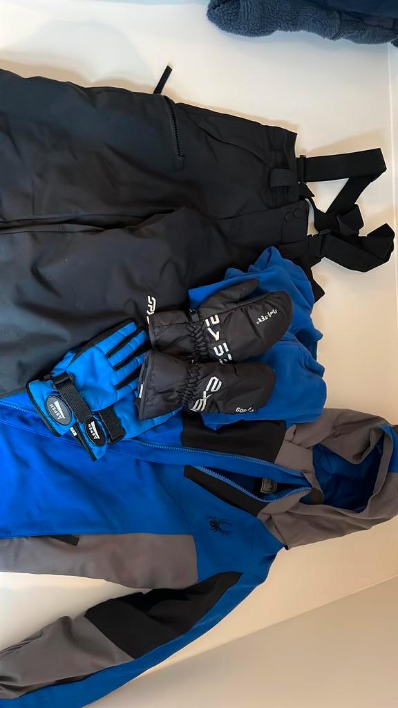 Skikleding 8 jaar perfecte staat (5 dagen gedragen), Sports & Fitness, Ski & Ski de fond, Comme neuf, Envoi