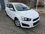 Chevrolet Aveo Aveo hatchback 1.2i LS *CARPASS*, Auto's, Voorwielaandrijving, Stof, 4 cilinders, Wit