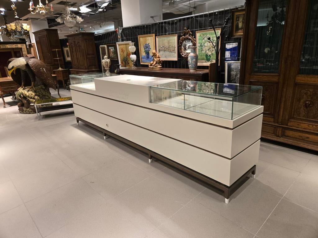 Winkel toog, Ophalen