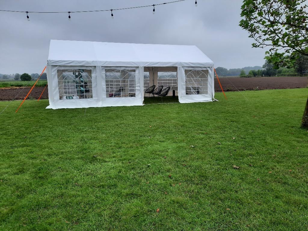 Tente de fête avec voile en PVC 8x4 mètres et cadre en métal, Caravanes & Camping, Tentes, Comme neuf, Enlèvement