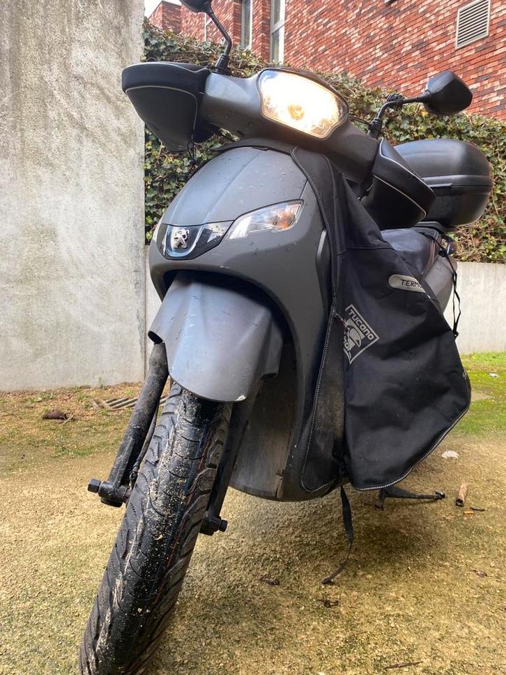 Puegeot tweet 125cc A1, Fietsen en Brommers, Scooters | Peugeot, Zo goed als nieuw, Ophalen