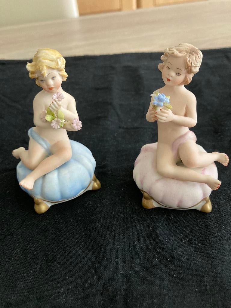 Fijne Capodimonte bloemenmeisjes Putti, Cesare Villari, Ophalen of Verzenden, Zo goed als nieuw