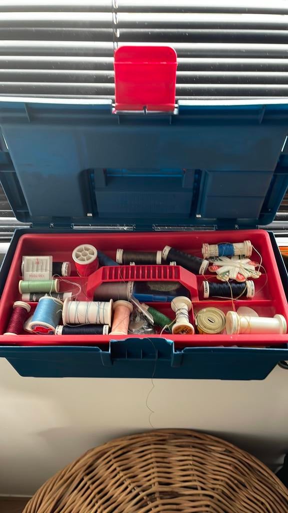 Naai tuigen enz, Verzamelen, Poppenhuizen en Toebehoren, Ophalen, Zo goed als nieuw