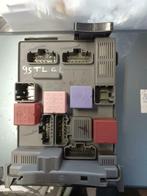 Zekeringenkast  Renault Espace IV ('02-'12) 8200336748, Enlèvement ou Envoi, Renault, Utilisé, Renault