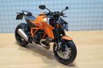 KTM 1390 Super Duke R 1:12 62215, Enlèvement ou Envoi, Neuf, 1:5 à 1:8, Moteur