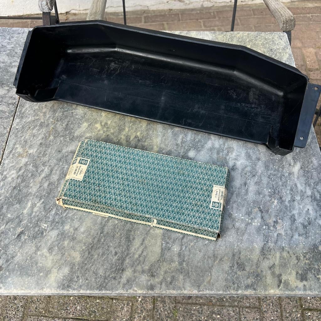VW T25 T3 bus Opbergvak onder dashboard 251857101, Ophalen of Verzenden, Gebruikt