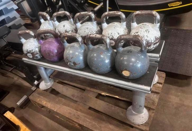 Competitie Kettlebells 8kg t/m 24kg + Opbergrek, Sports & Fitness, Équipement de fitness, Utilisé, Kettlebell, Enlèvement