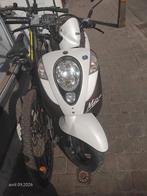 Scooter Mio 100, Vélos & Vélomoteurs, Mio