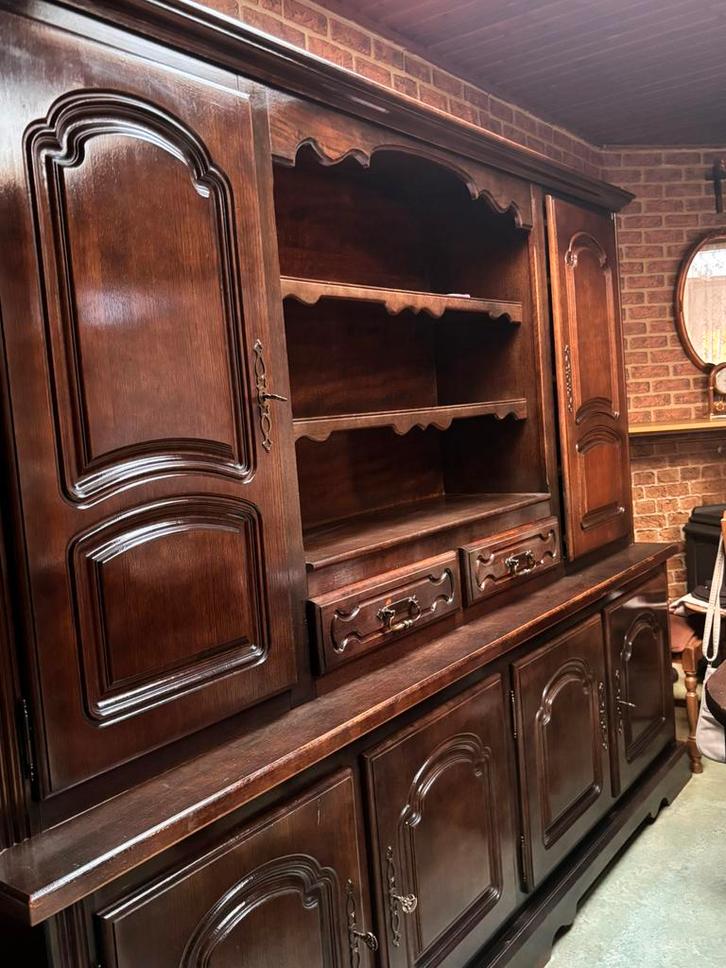 Grand buffet vaisselier en chêne massif, Huis en Inrichting, Kasten | Buffetkasten, Ophalen
