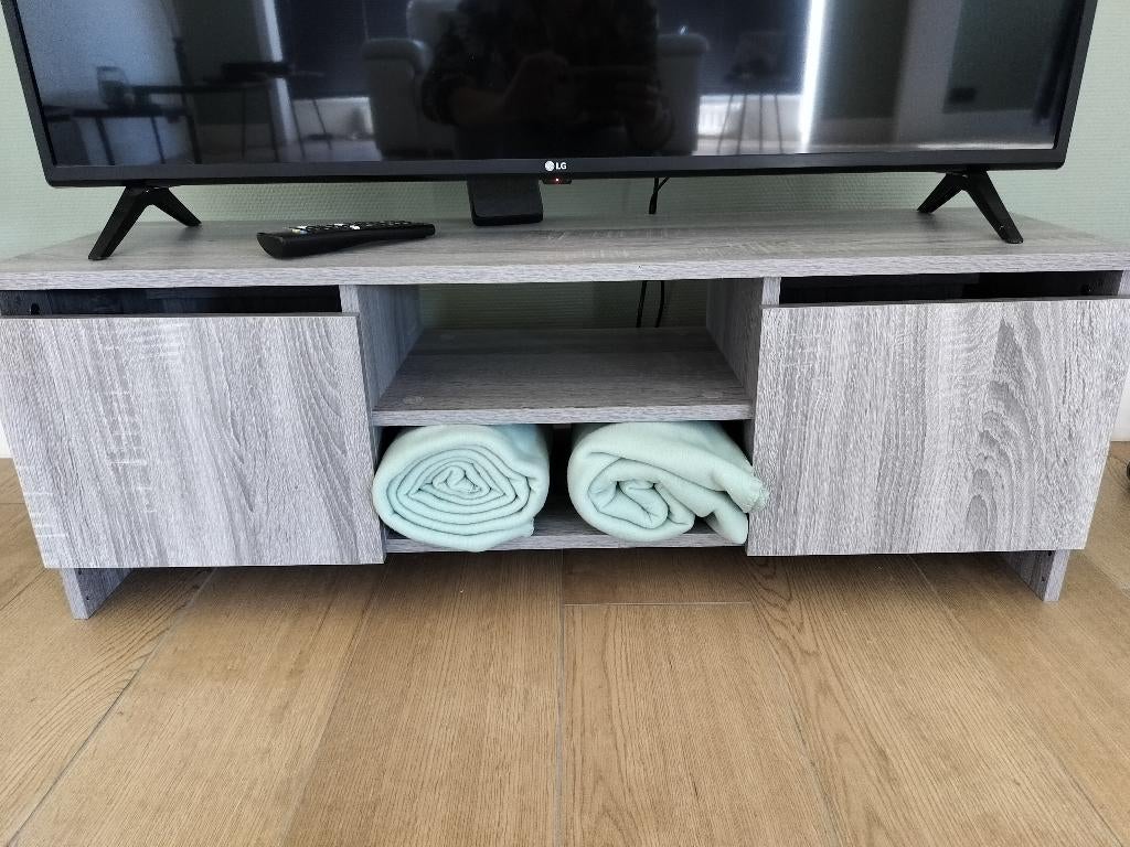 Tv kastjes, Ophalen, 100 tot 150 cm, Zo goed als nieuw, Minder dan 100 cm