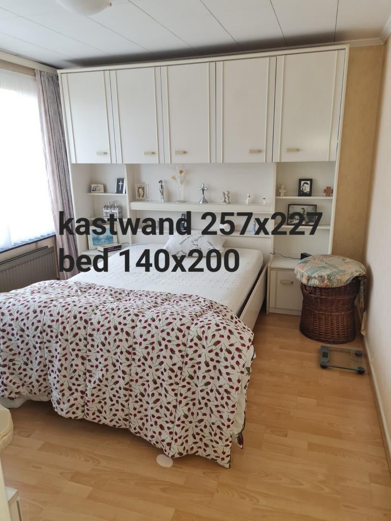 2 persoonsbed met kastenwand en commode met spiegel, Enlèvement