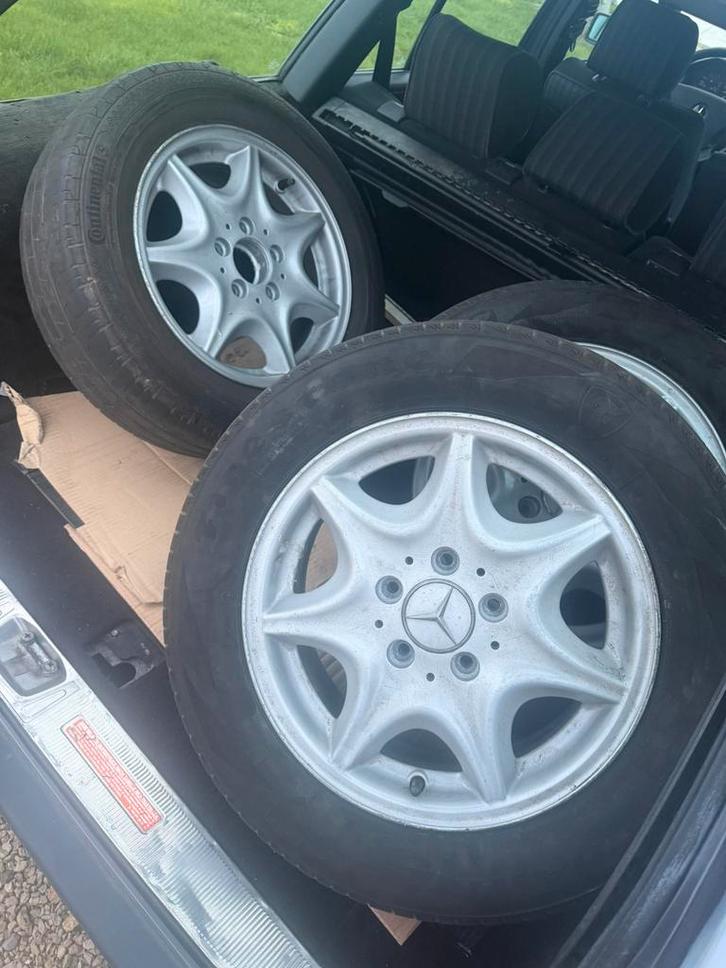Originele Mercedes velgen + banden – 15– gebruikte staat, Auto-onderdelen, Banden en Velgen, Band(en), Ophalen