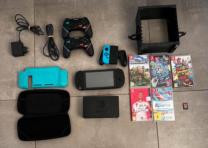 Nintendo switch 1V2, Consoles de jeu & Jeux vidéo, Consoles de jeu | Nintendo Switch, Comme neuf, Enlèvement