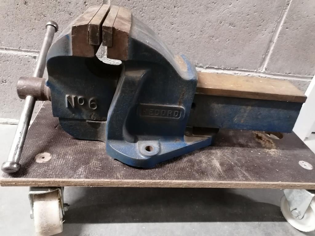 Bankschroef "Record" nr 6,gietijzer, Ophalen, Bankschroef