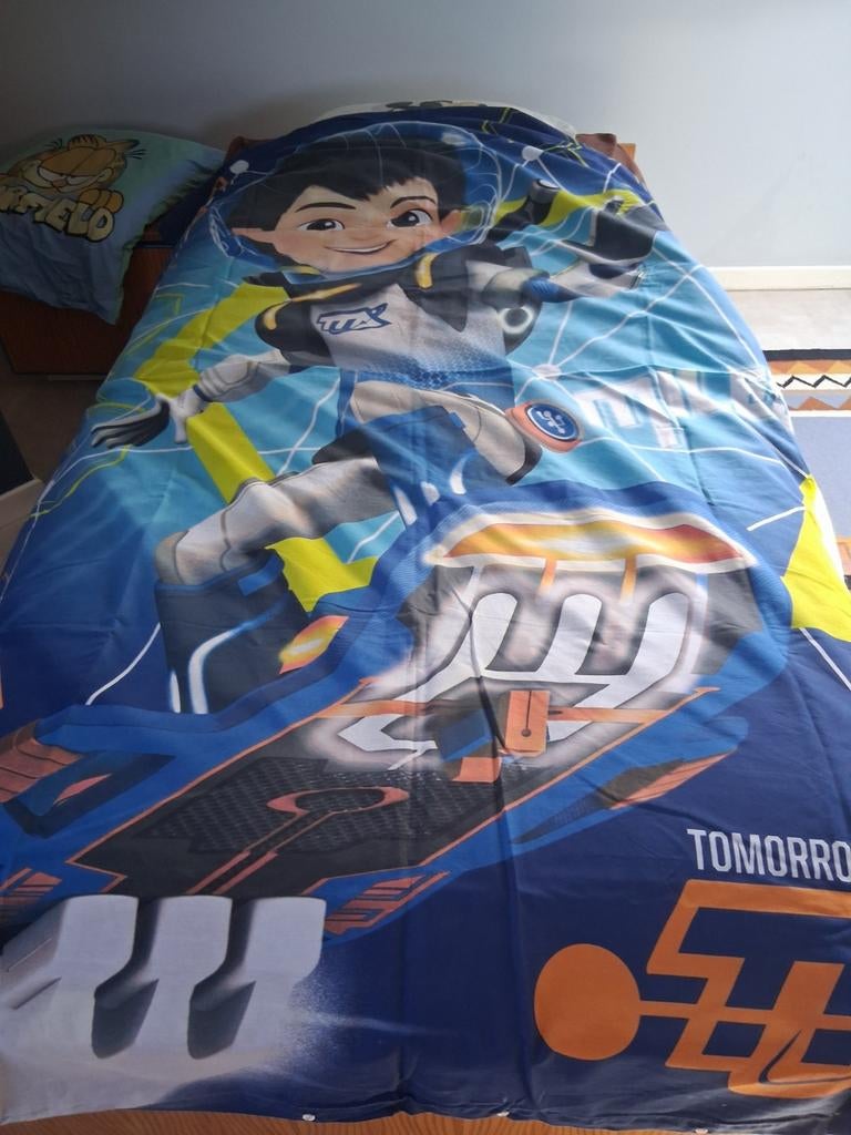 Dekbedovertrek en kussensloop eenpersoonsbed Tomorrowland, Ophalen of Verzenden, Dekbedovertrek