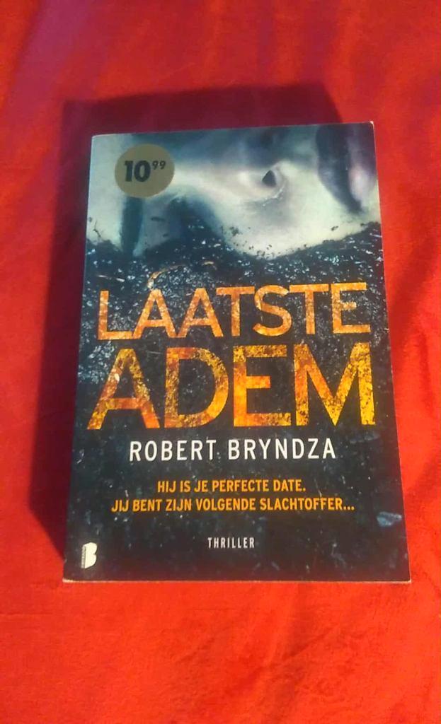 Laatste adem Robert Bryndza, Boeken, Thrillers, Ophalen of Verzenden