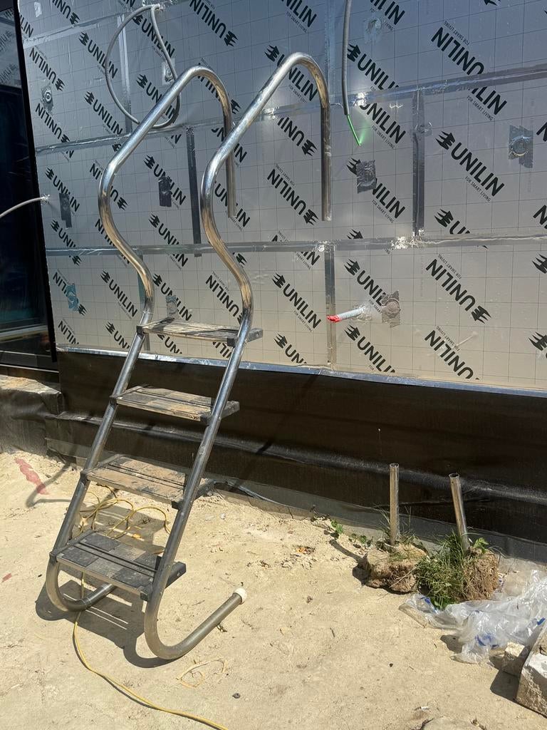 Escalier de piscine en inox tres confortable, Jardin & Terrasse, Enlèvement, Comme neuf