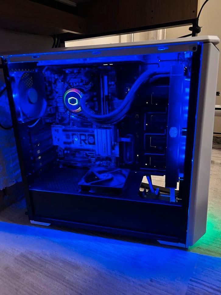 Vente rapide, 260 euros, prix ferme., Computers en Software, Computerbehuizingen, Zo goed als nieuw, Ophalen