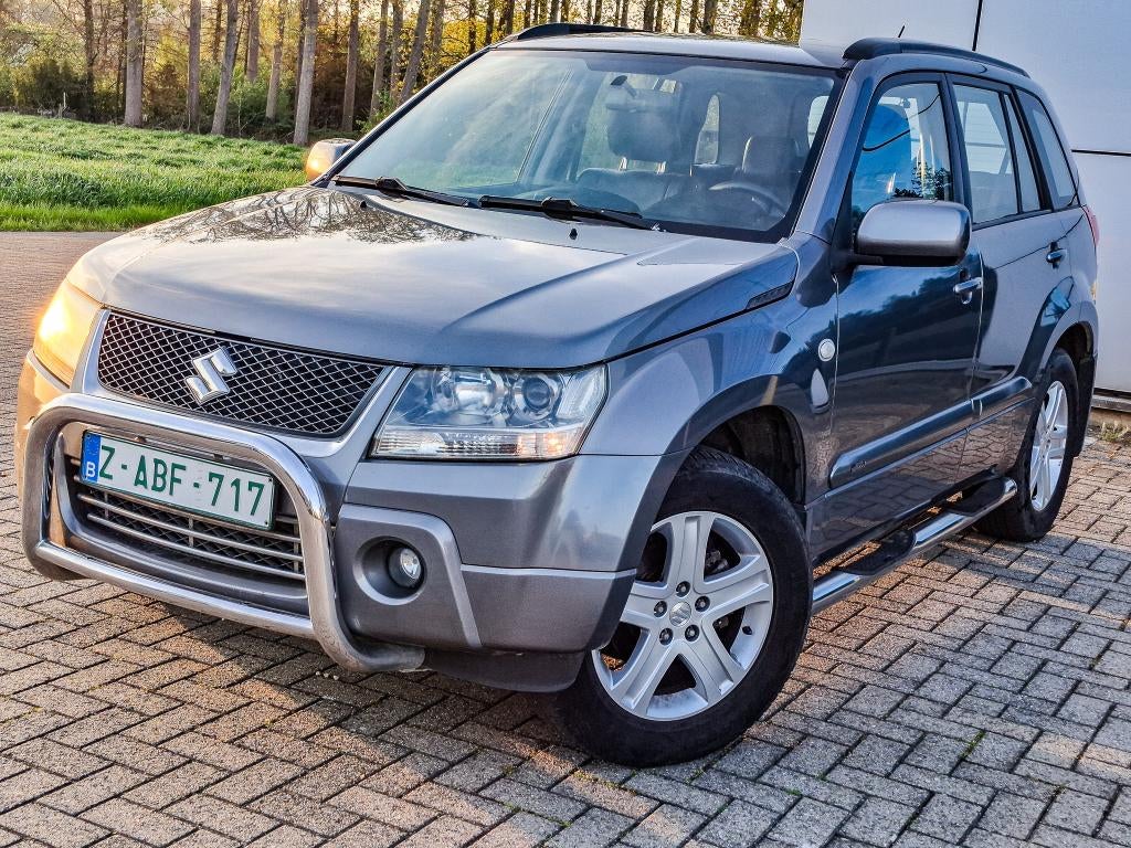 Suzuki Grand Vitara 2.0 Essence 4x4, Autos, Argent ou Gris, Entreprise, Noir, 5 portes