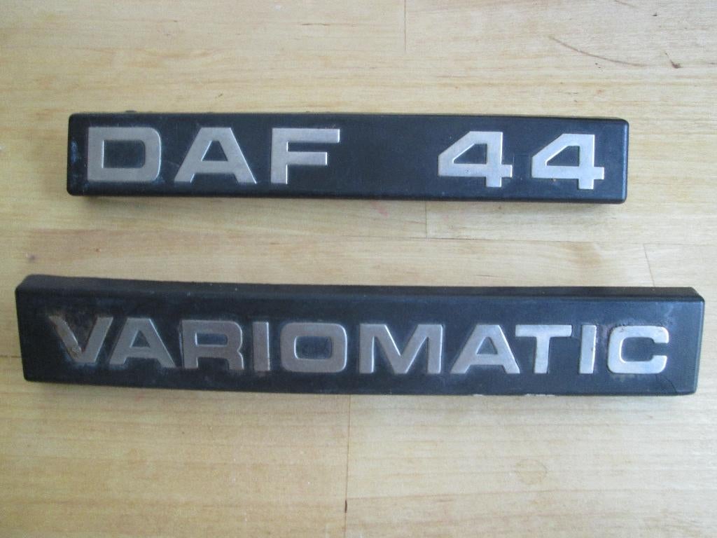 DAF 44 2 x Schriftzug Typenschild Heck Daf 44 + Variomatic, Auto-onderdelen, Klein materiaal, Oldtimer onderdelen, Gebruikt, Ophalen of Verzenden