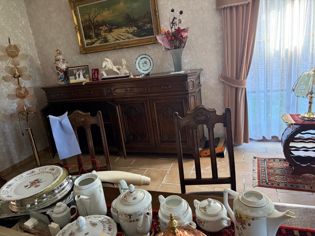 Grand buffet / bahut en bois style classique, Enlèvement