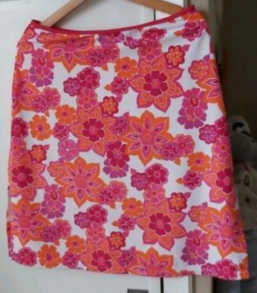 Prachtige stretch rok medium livera., Kleding | Dames, Rokken, Maat 38/40 (M), Ophalen of Verzenden, Zo goed als nieuw, Knielengte