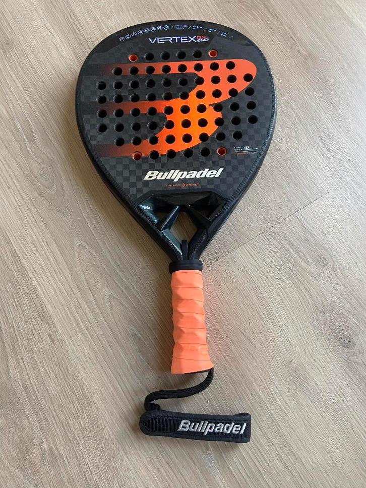 Bullpadel Vertex 04 Hybrid 25, Sports & Fitness, Padel, Utilisé, Raquette de padel, Enlèvement ou Envoi