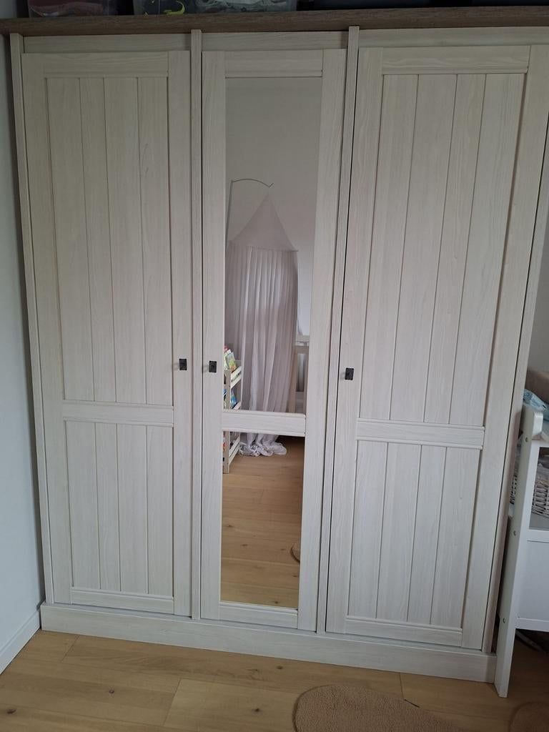 Kledingkast 3-deurs met spiegel, Ophalen