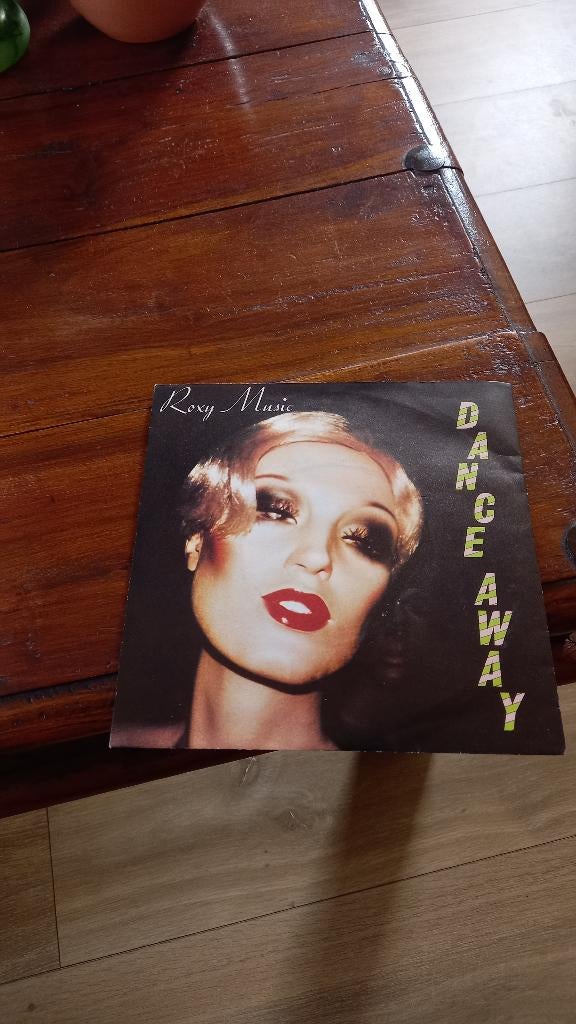 Vinyl (45t) roxy music "dance away ", Ophalen, Zo goed als nieuw