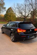 BMW 118i - 2017 - 94000KM - Benzine - Gekeurd, Auto's, 100 kW, Leder en Stof, Zwart, 5 deurs