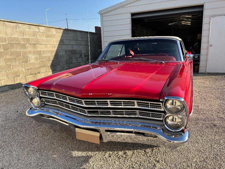 voiture oldtimer, Autos, Oldtimers & Ancêtres, Particulier, Radio, Ford, Essence, Cabriolet, 2 portes, Automatique, Rouge, Autres couleurs