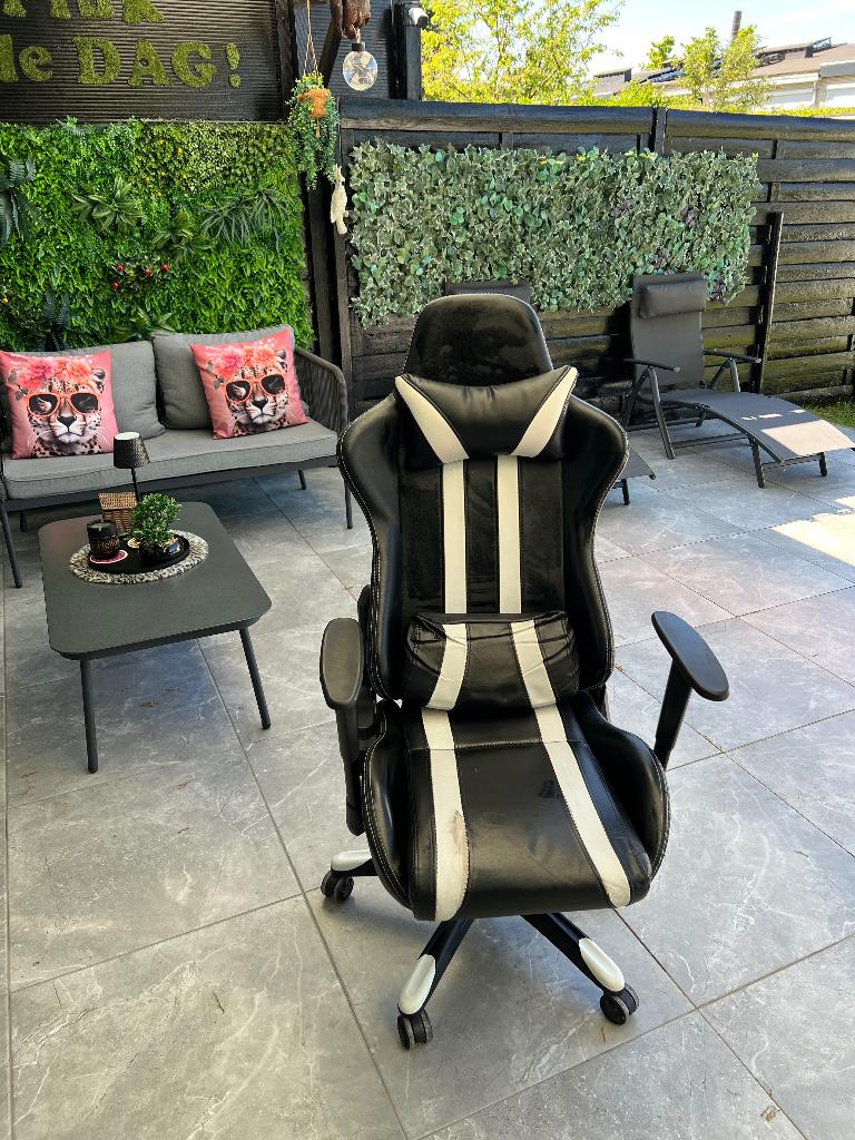 Game stoel, Huis en Inrichting, Bureaustoelen, Ophalen, Gebruikt, Zwart, Gaming bureaustoel