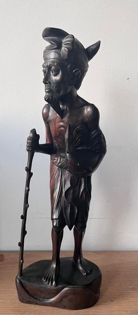 Statue balinaise en bois d'un vieil homme des années 40/50, Envoi