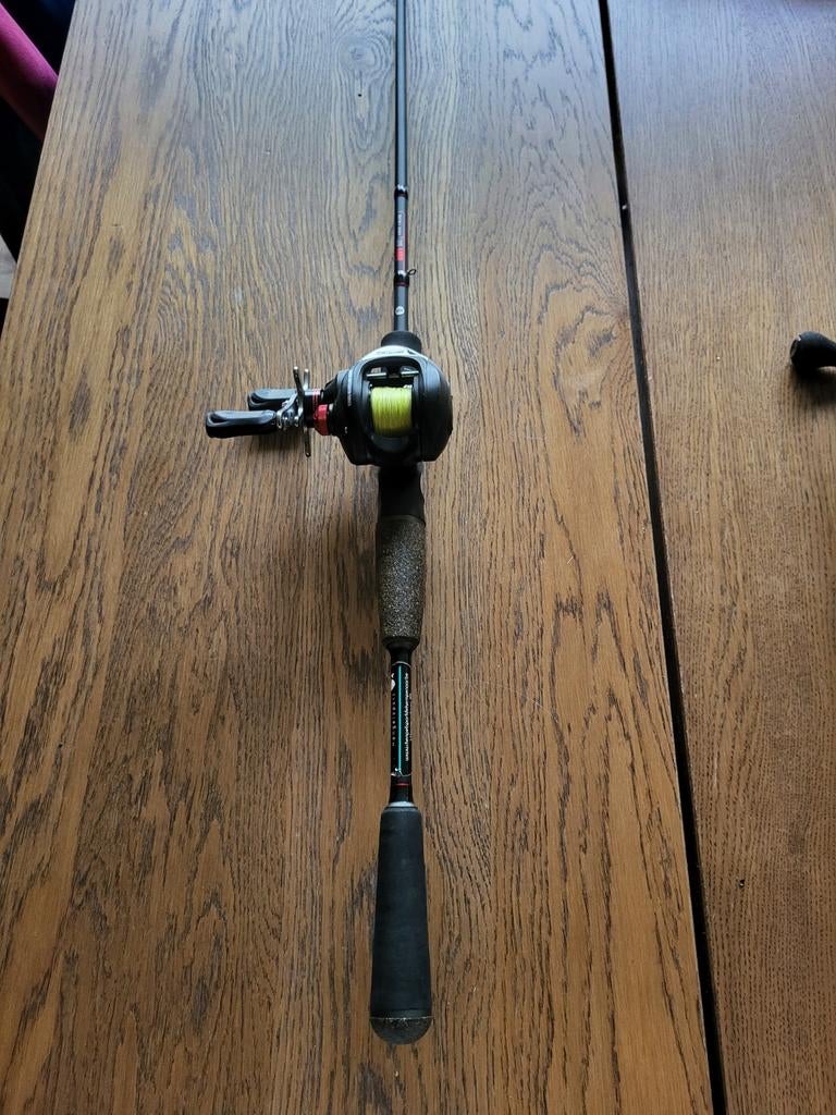 Spro Ruff BC Vertical Hengel + Reel Set, Ophalen of Verzenden, Gebruikt, Complete set