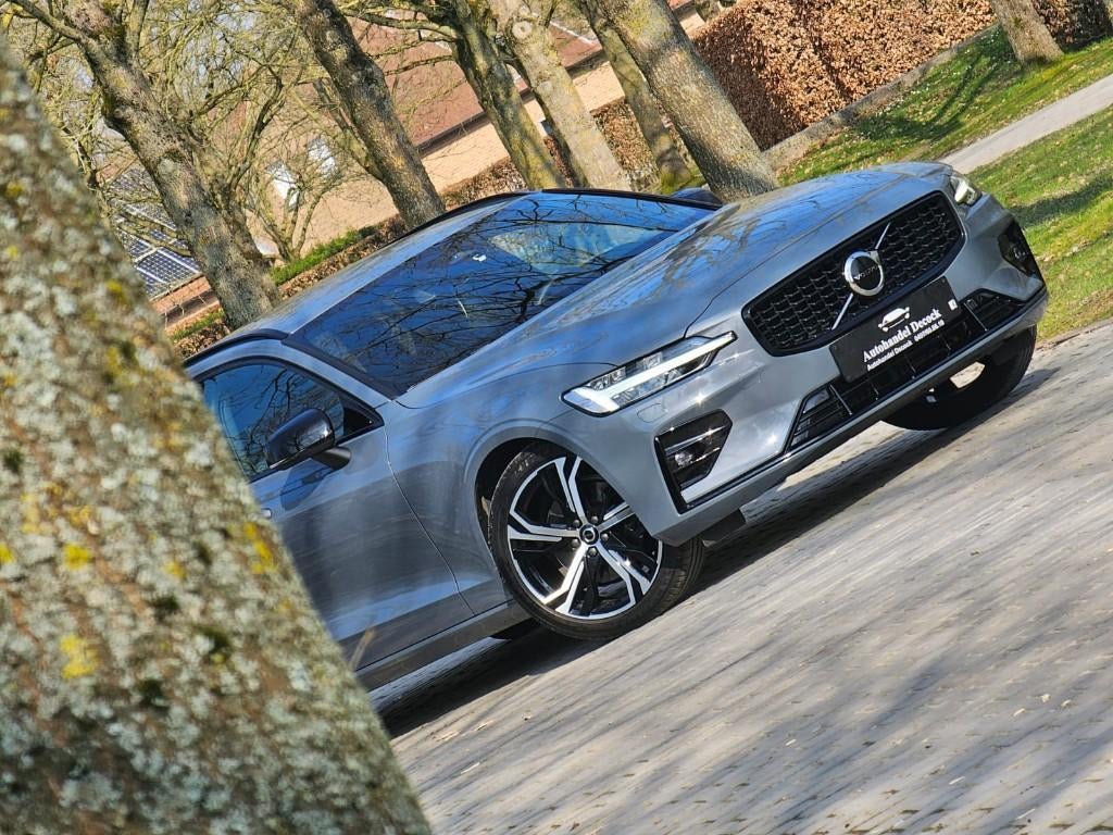 Volvo v60 V60 B4 R Design ultimate dark| CAMERA |LANE ASSIST, Auto's, 1969 cc, Leder, 5 deurs, Hybride Elektrisch/Benzine
