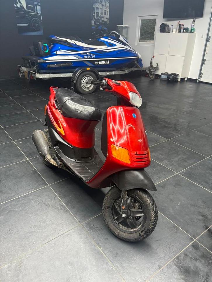 Zip fastrider 125cc, Vélos & Vélomoteurs, Scooters | Piaggio, Utilisé, Zip, Classe B (45 km/h), Deux-temps, Enlèvement