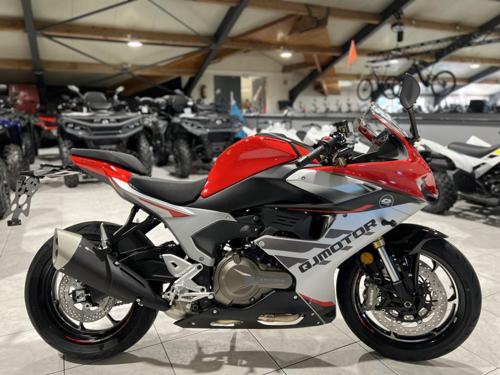 QJ Motor SRK 600 RS, Motos, Motos | Marques Autre, Entreprise, Naked bike, plus de 35 kW, Enlèvement