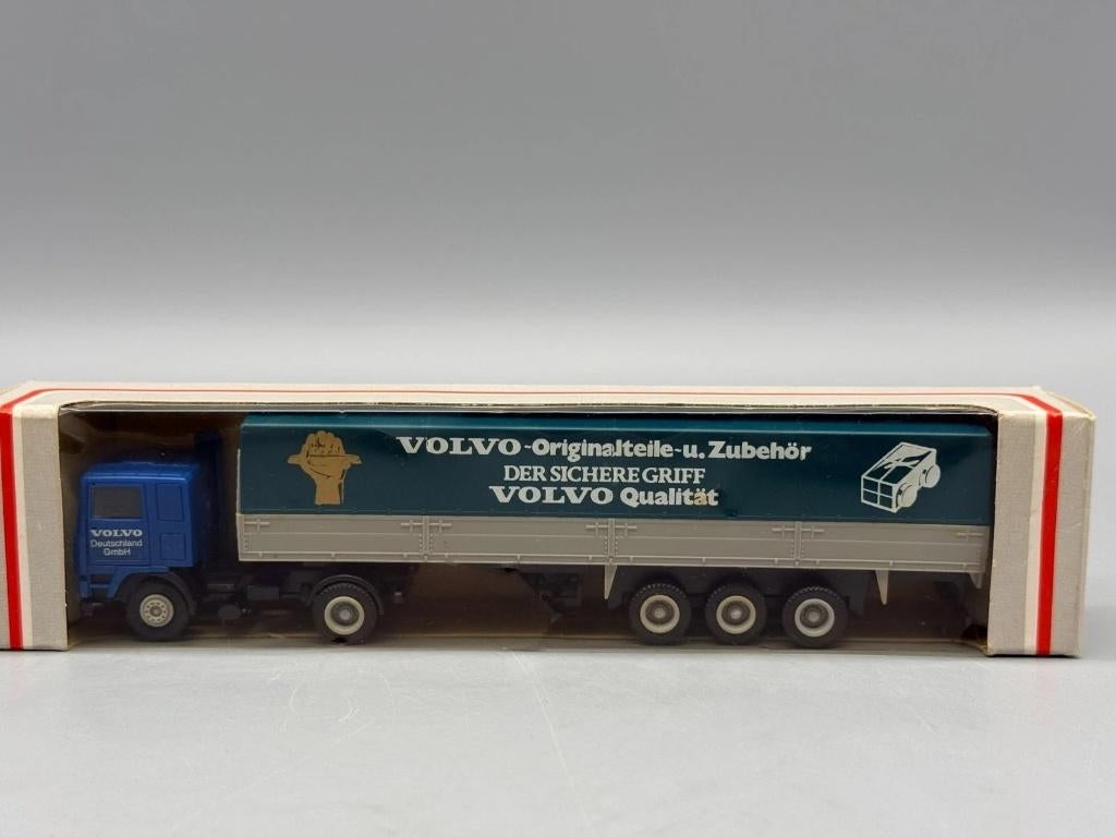1:87 Albedo Volvo F10 Volvo Originalteile und Zubehör, Ophalen of Verzenden, Zo goed als nieuw, Bus of Vrachtwagen, Herpa