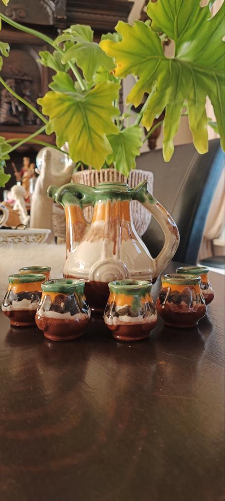 Ensemble de 7 carafes vintage, Antiquités & Art, Antiquités | Céramique & Poterie, Enlèvement ou Envoi