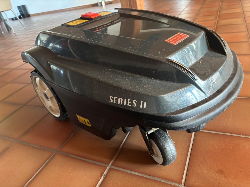 Tondeuse Robot SABO MOWIT 500F, Jardin & Terrasse, Enlèvement, Utilisé, Avec capteur de pluie