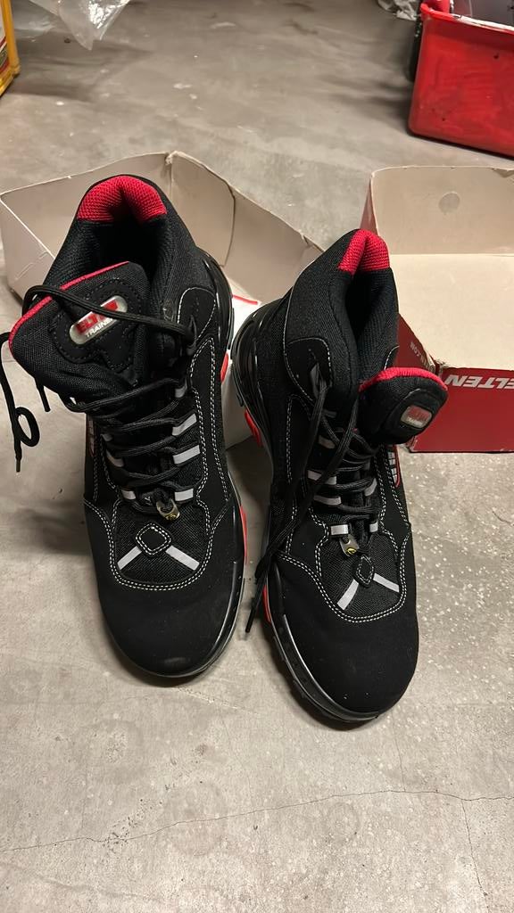 Elten 45 veiligheidsschoenen, Sport en Fitness, Basketbal, Ophalen, Zo goed als nieuw, Schoenen