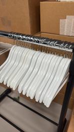 Set 24 witte houten kinderhangers, Enlèvement, Comme neuf