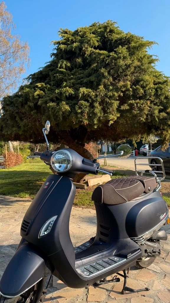 GTS Toscana classe B 7270 km, Vélos & Vélomoteurs, Vélomoteurs & Scooters bridés, Comme neuf, Autres marques, Essence, Enlèvement