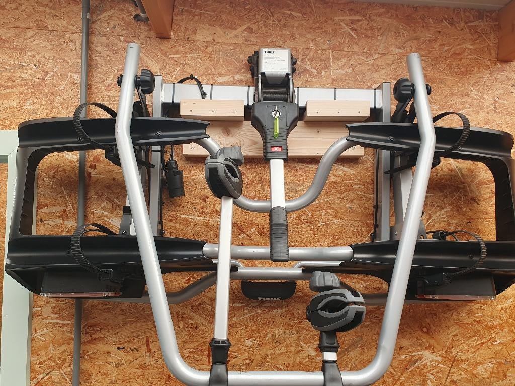 Fietsendrager Thule 916, Ophalen, Elektrische fiets, Zo goed als nieuw, 2 fietsen