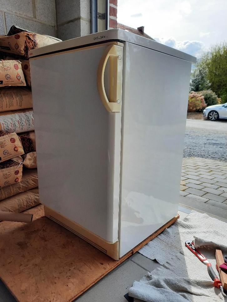 Frigo à vendre, Maison & Meubles, Cuisine | Éléments de cuisine, Utilisé, Moins de 100 cm, 50 à 100 cm, 50 à 75 cm, Blanc, Enlèvement