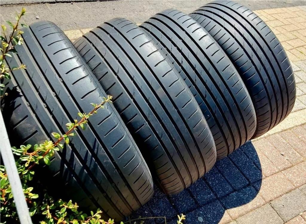 Pneus été 205/55-16 montés sur jantes originales VW, Autos : Pièces & Accessoires, Pneus et Jantes, 16 pouces, Pneus été, 205 mm