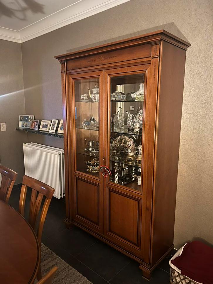 Kersenhouten eetplaats, Huis en Inrichting, Kasten | Vitrinekasten, Zo goed als nieuw, Ophalen